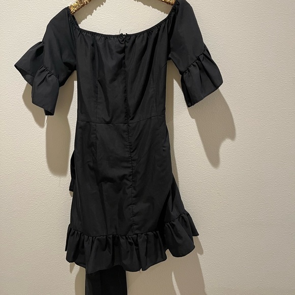 Pretty Little Thing Ruffle Dress - Picture 4 of 5